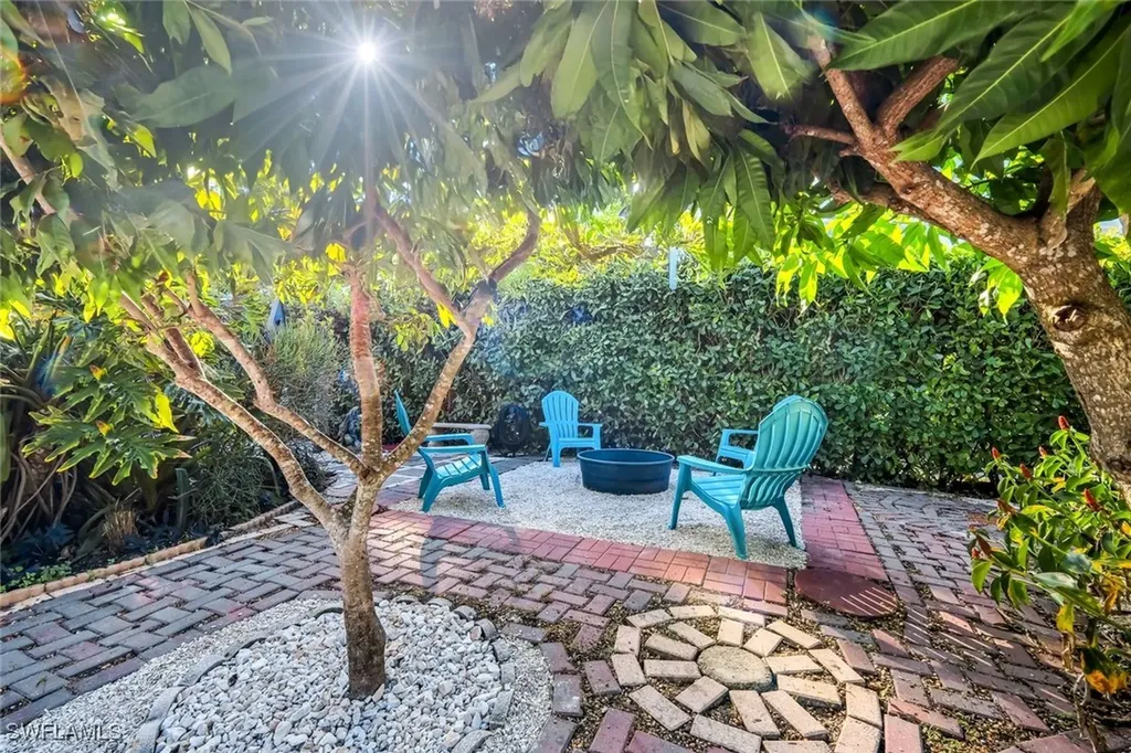 4352 Parrot Avenue Naples FL 34104