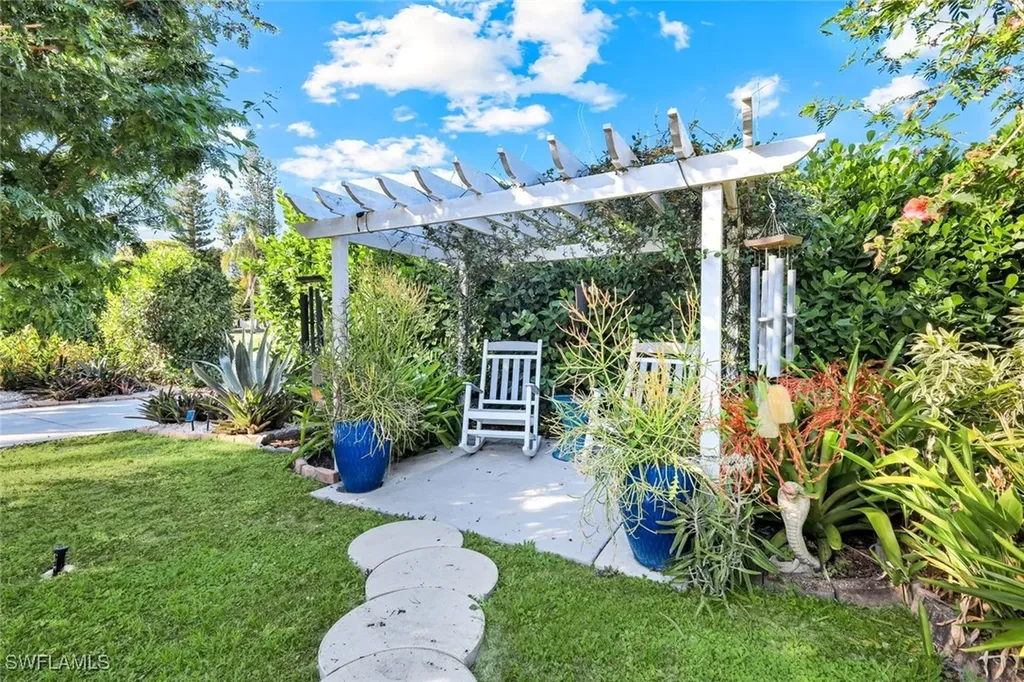 4352 Parrot Avenue Naples FL 34104