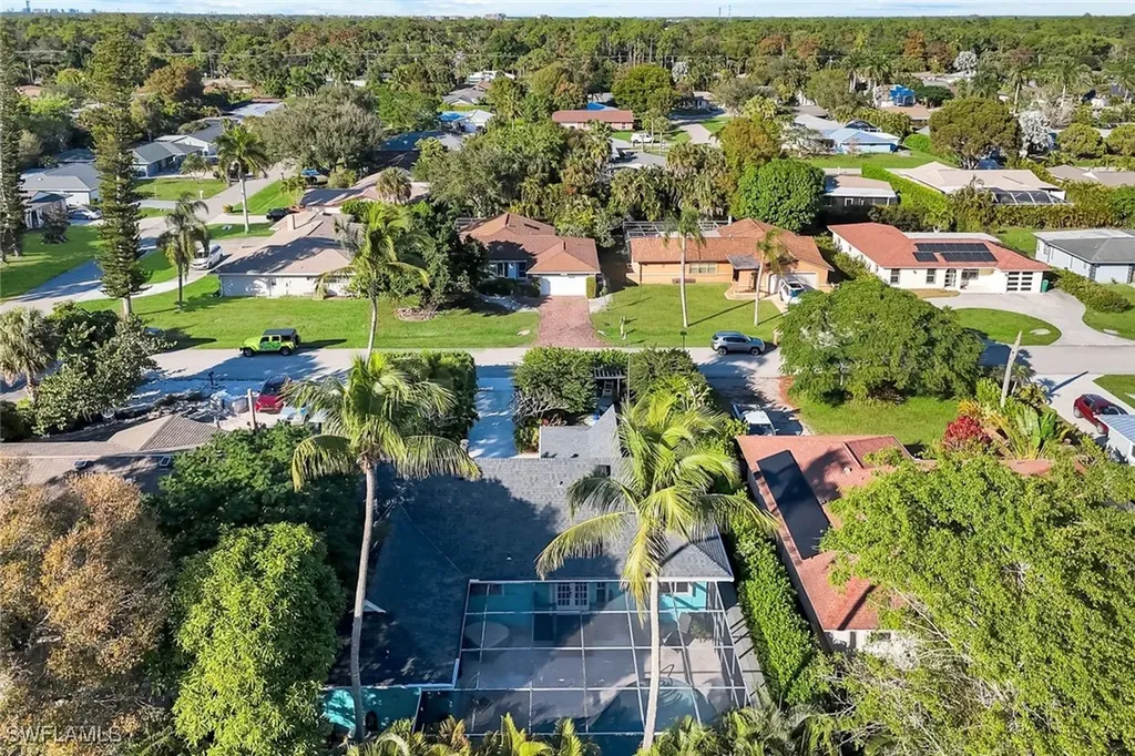4352 Parrot Avenue Naples FL 34104