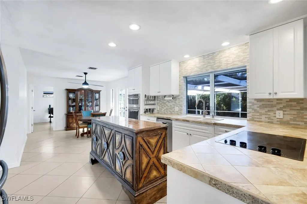 4352 Parrot Avenue Naples FL 34104