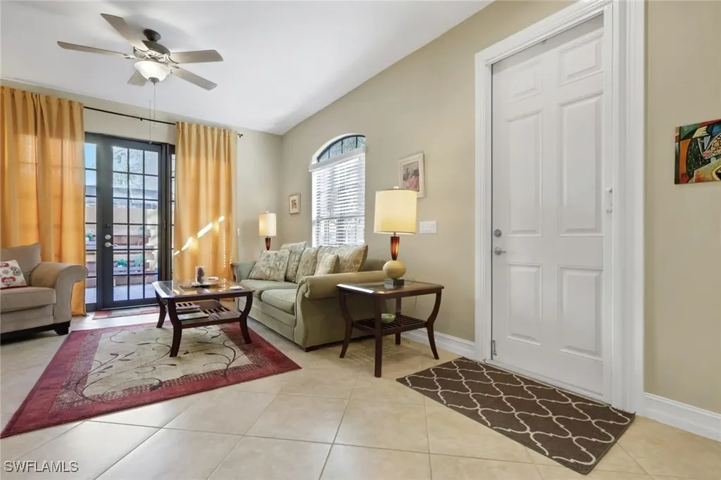 9081 Chula Vista Street Naples FL 34113