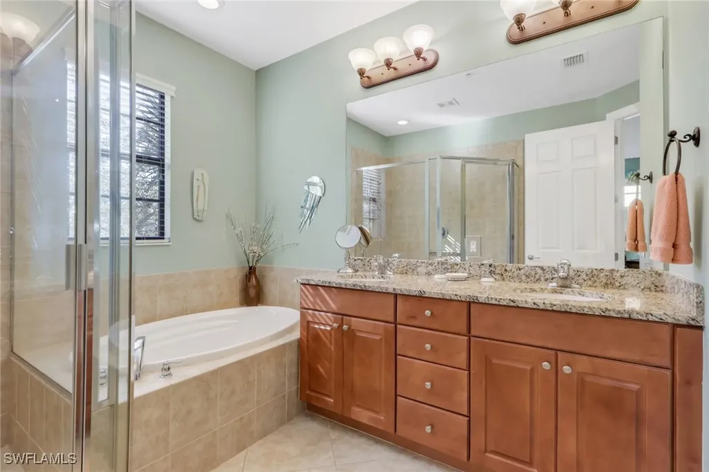 9081 Chula Vista Street Naples FL 34113