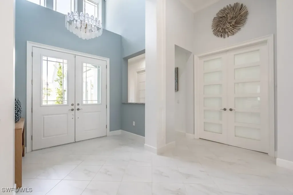 5060 Martinique Drive Naples FL 34113