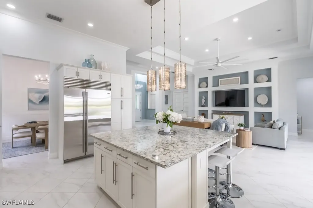 5060 Martinique Drive Naples FL 34113