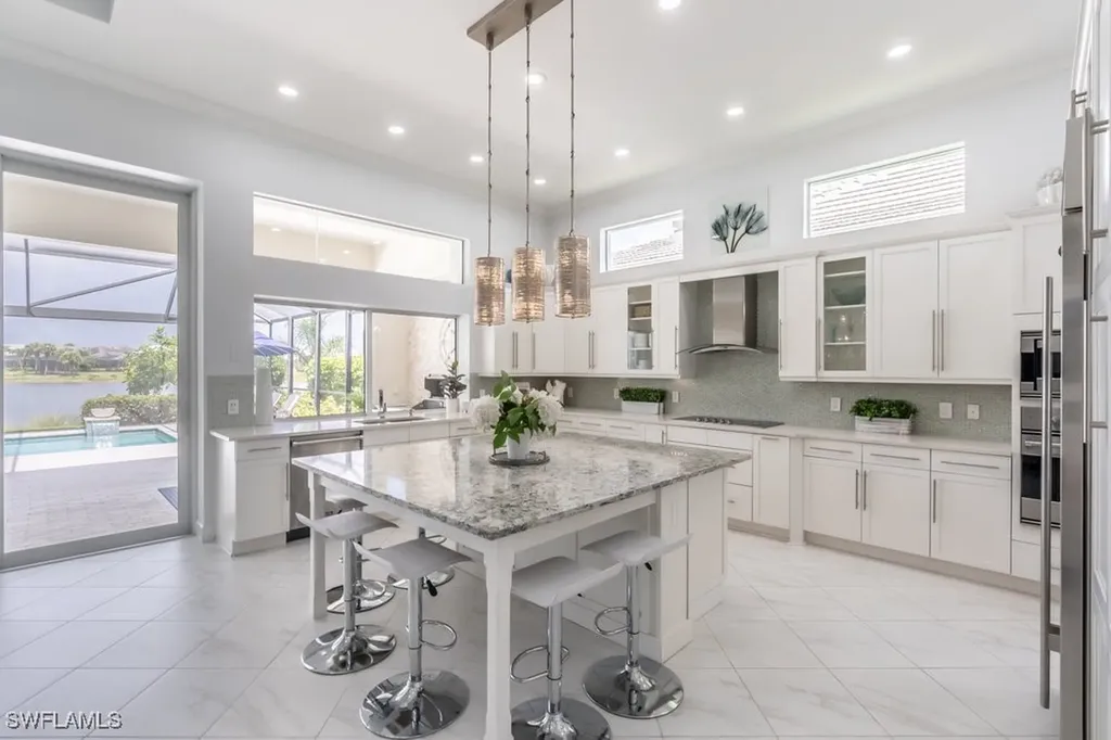 5060 Martinique Drive Naples FL 34113