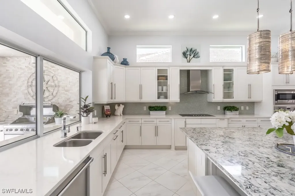 5060 Martinique Drive Naples FL 34113