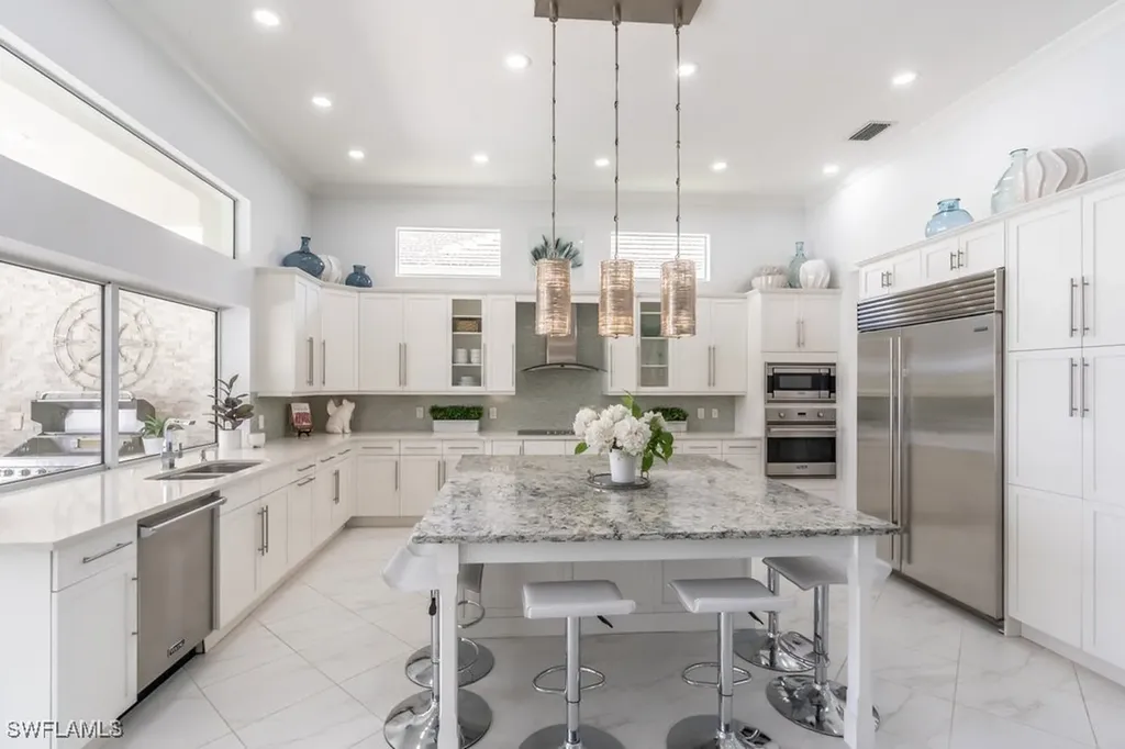 5060 Martinique Drive Naples FL 34113