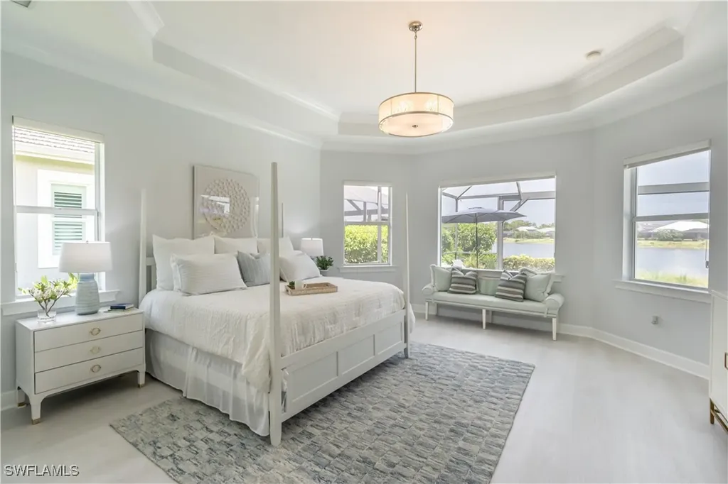 5060 Martinique Drive Naples FL 34113
