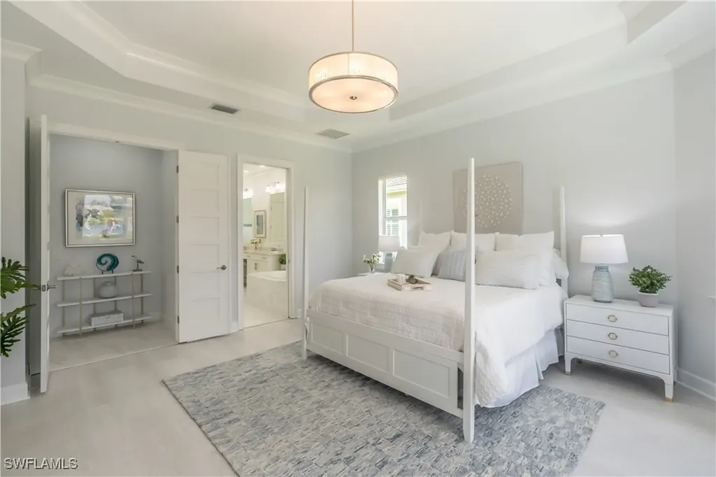 5060 Martinique Drive Naples FL 34113