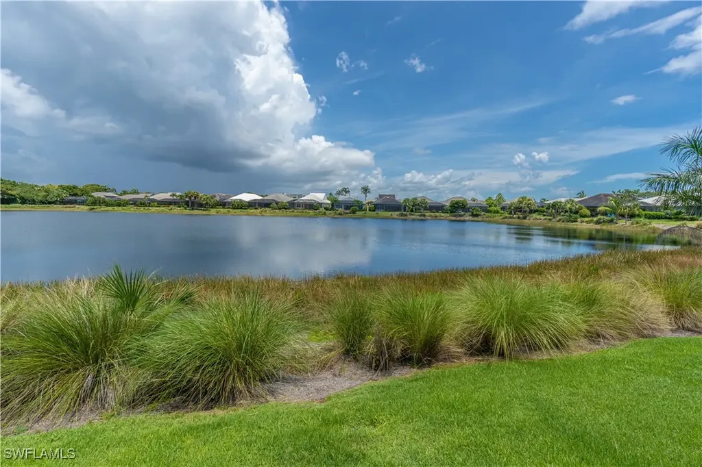 5060 Martinique Drive Naples FL 34113