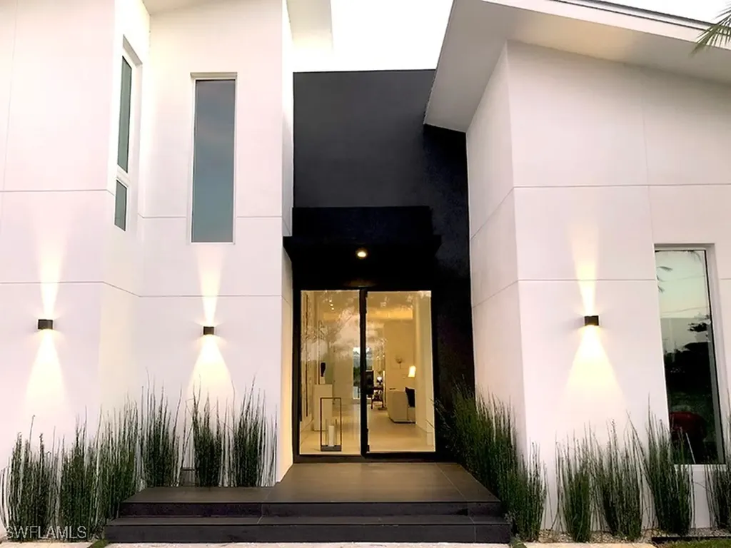 Naples FL, 1218 14TH Avenue N