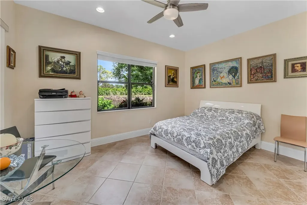 1015 Tivoli Drive Naples FL 34104