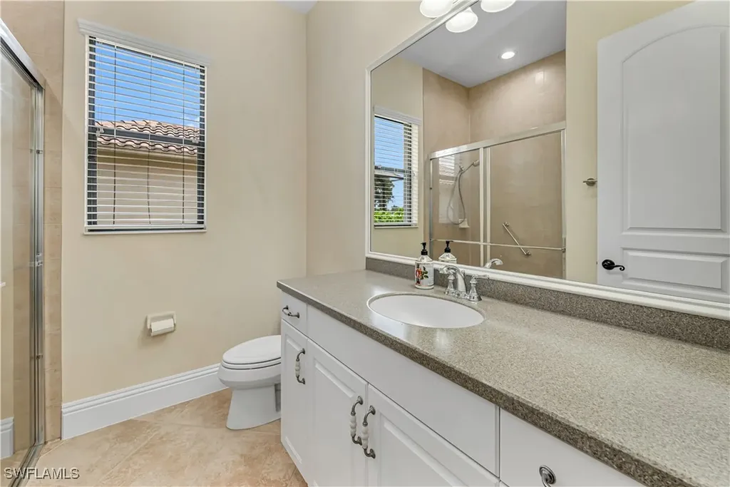 1015 Tivoli Drive Naples FL 34104