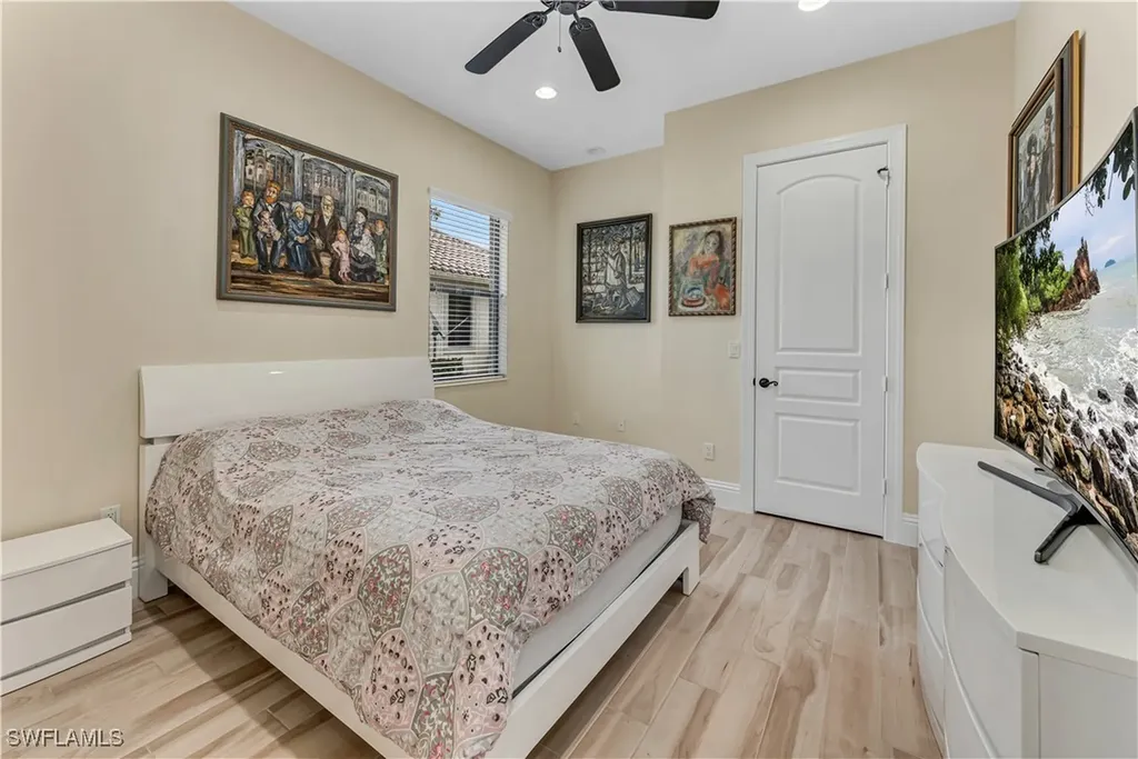 1015 Tivoli Drive Naples FL 34104