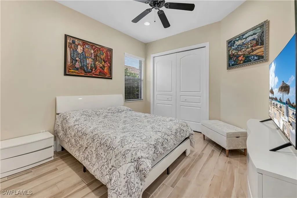 1015 Tivoli Drive Naples FL 34104