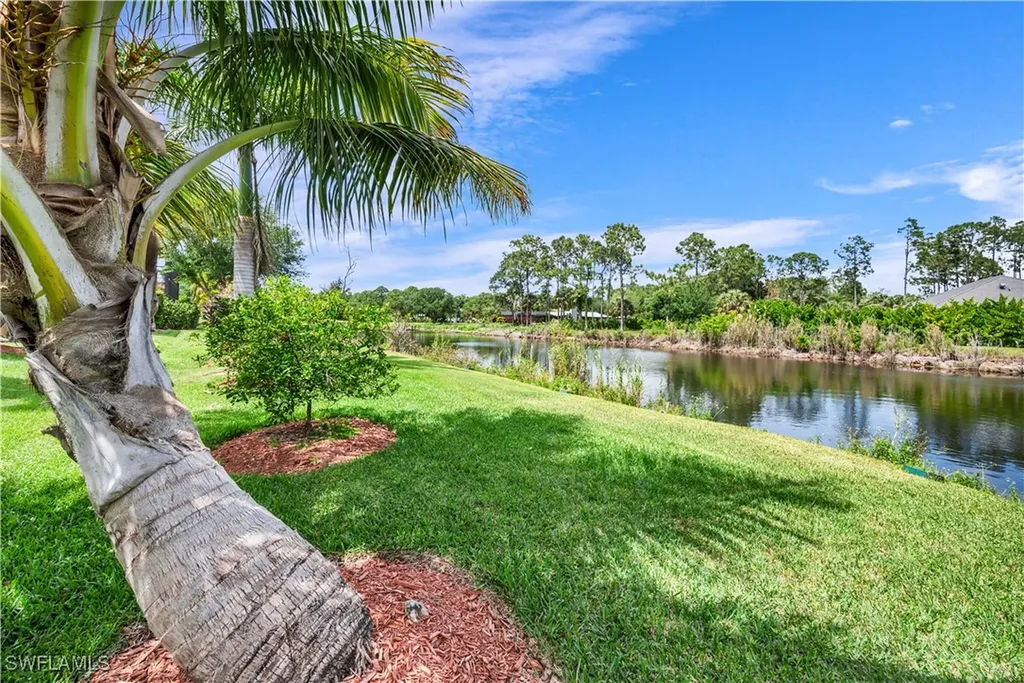 1015 Tivoli Drive Naples FL 34104