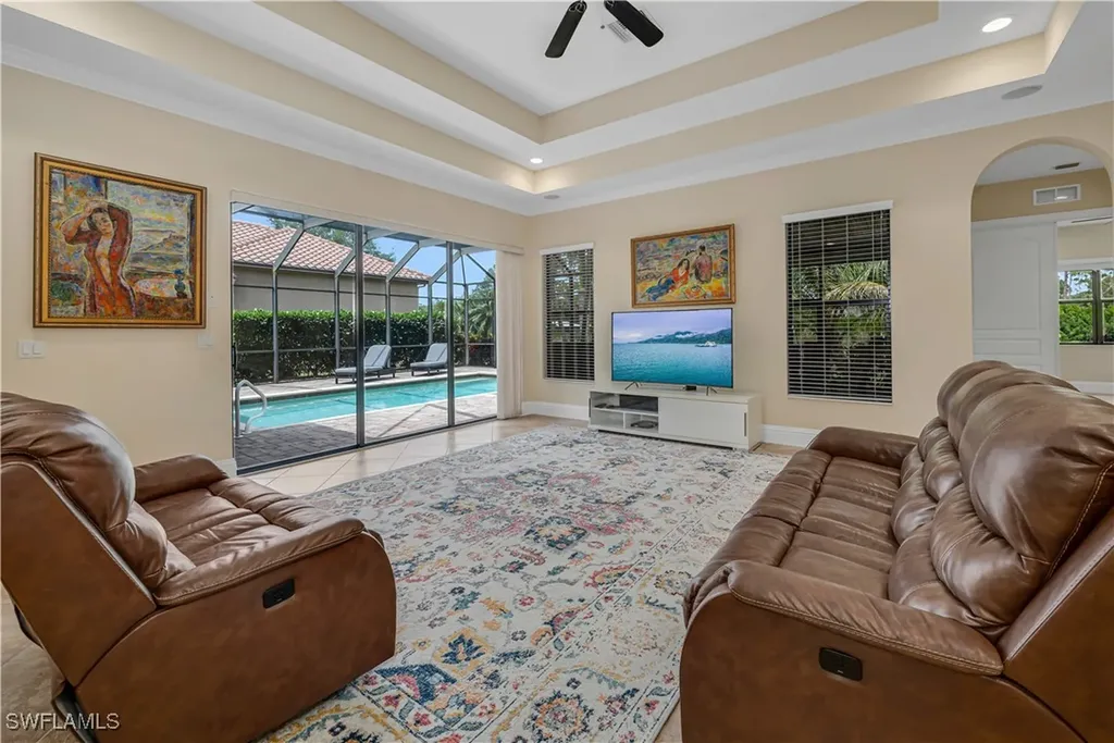 1015 Tivoli Drive Naples FL 34104