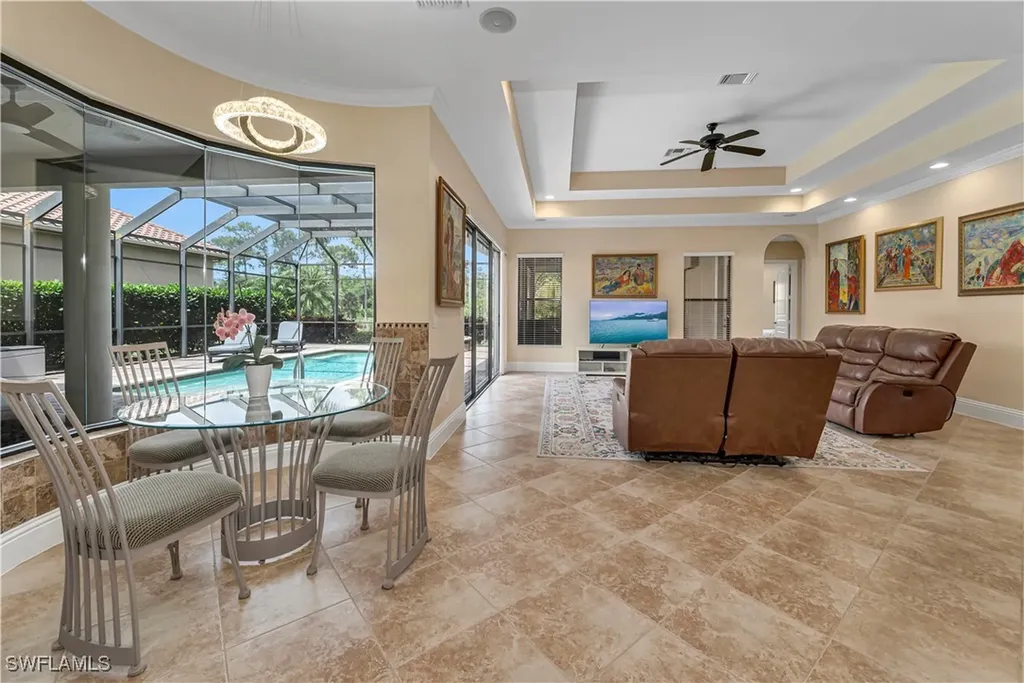 1015 Tivoli Drive Naples FL 34104