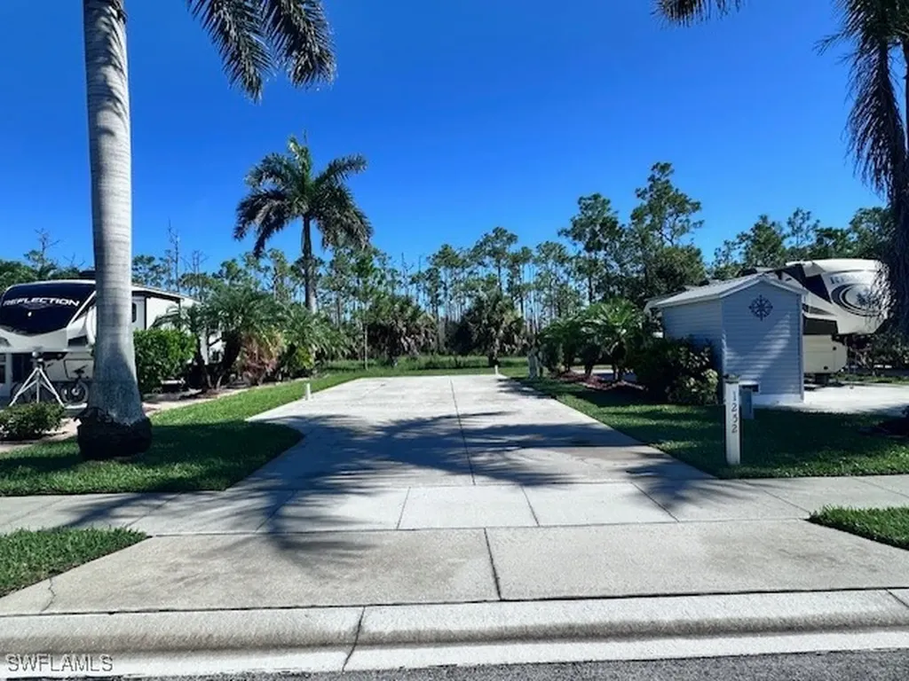 1252 Diamond Lake Circle Naples FL 34114