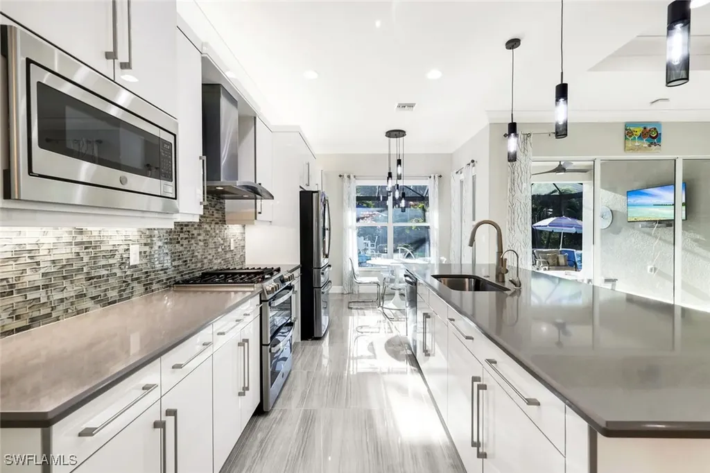 28560 Twain Drive Bonita Springs FL 34135