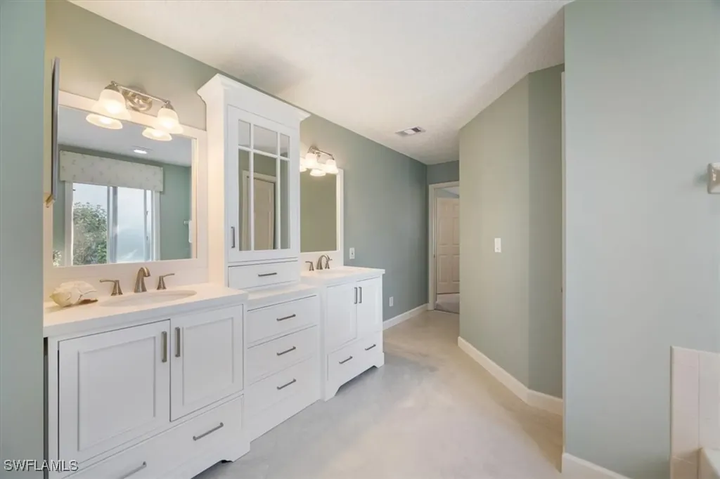4198 Royal Wood Boulevard Naples FL 34112