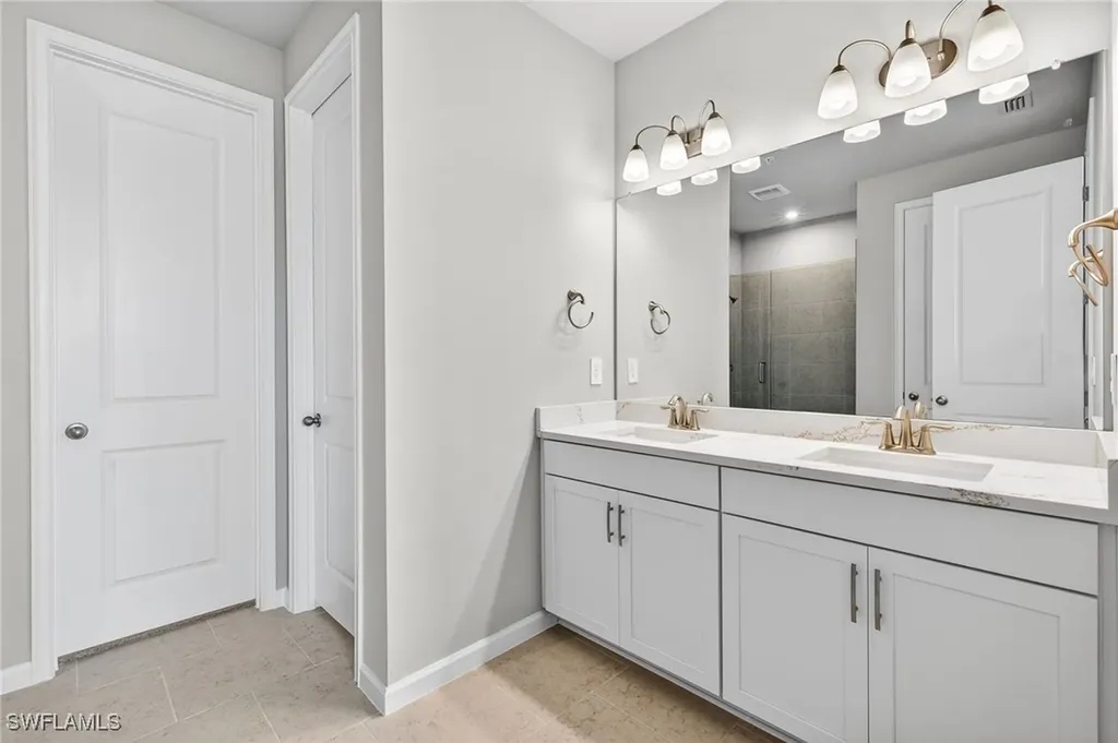 4596 Arboretum Circle Naples FL 34112