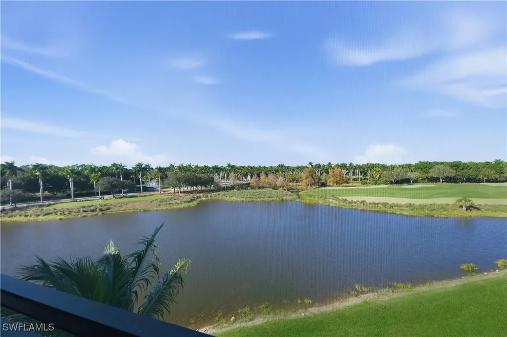 2555 Marquesa Royale Lane Naples FL 34109