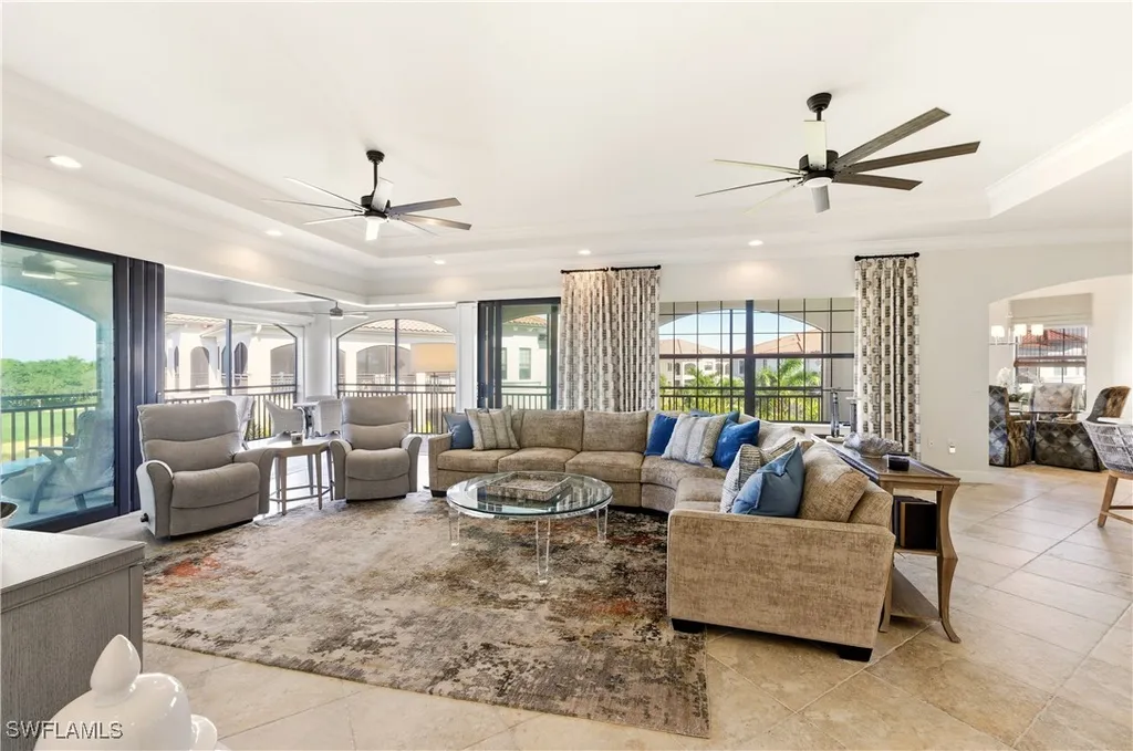 2555 Marquesa Royale Lane Naples FL 34109