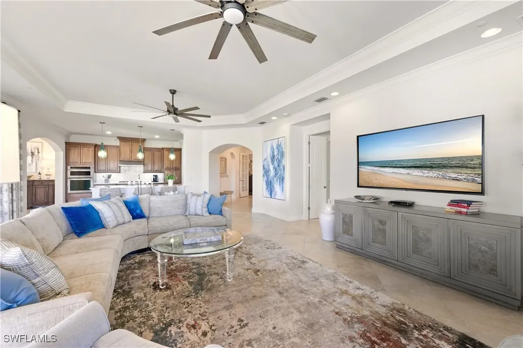 2555 Marquesa Royale Lane Naples FL 34109