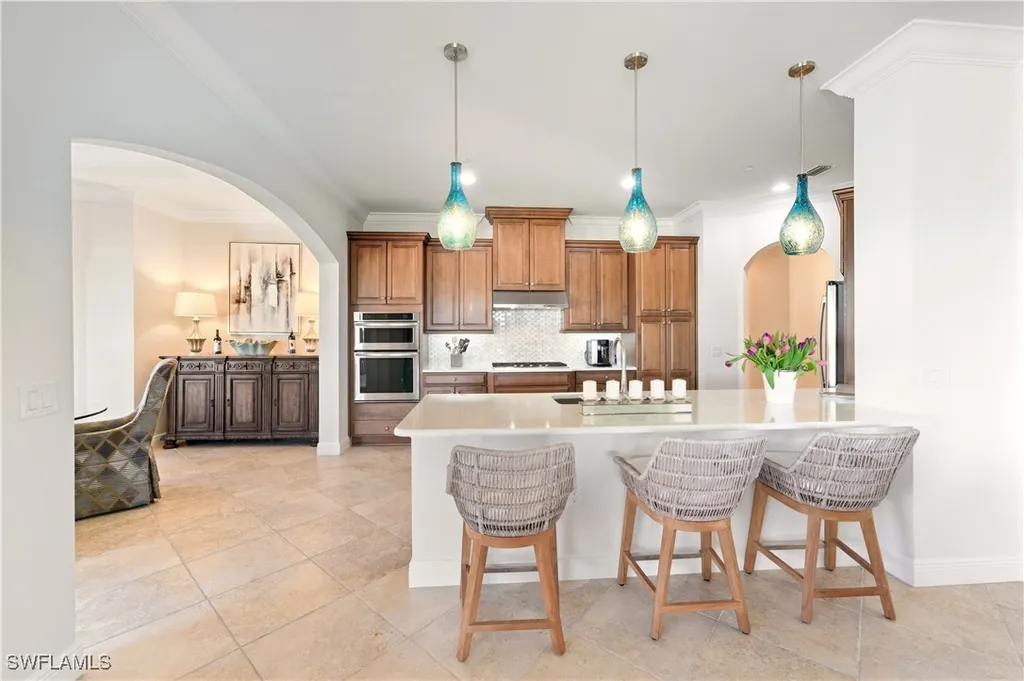 2555 Marquesa Royale Lane Naples FL 34109