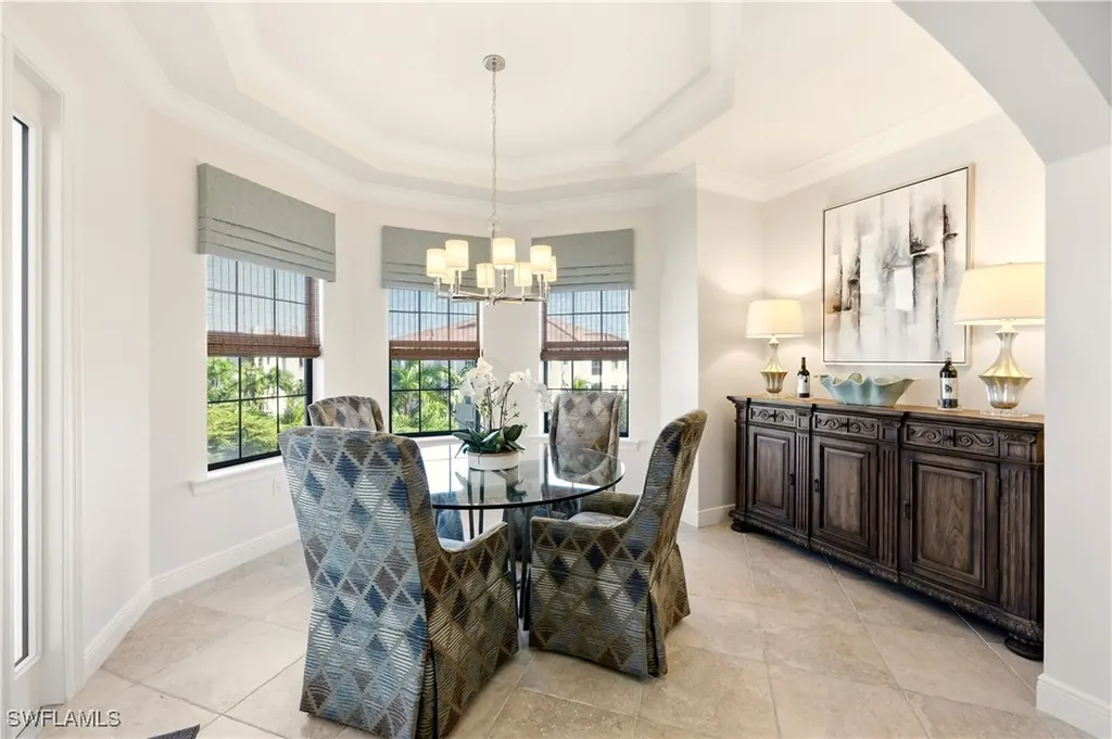 2555 Marquesa Royale Lane Naples FL 34109