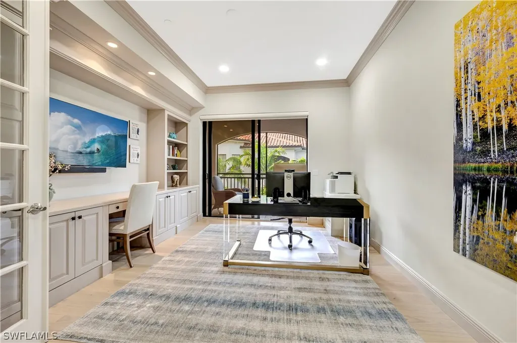 2555 Marquesa Royale Lane Naples FL 34109