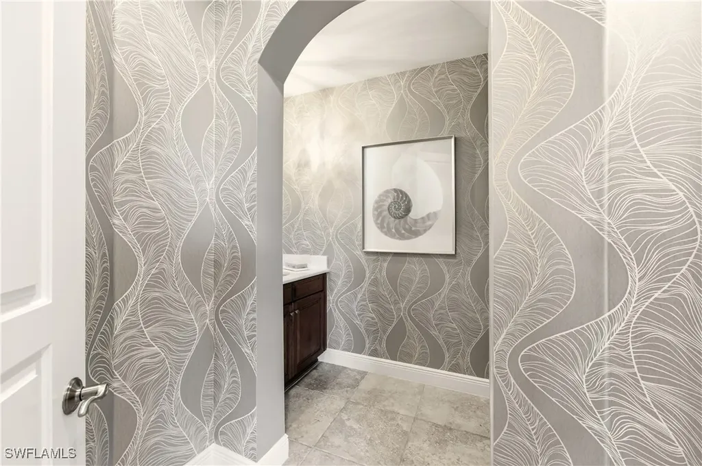 2555 Marquesa Royale Lane Naples FL 34109