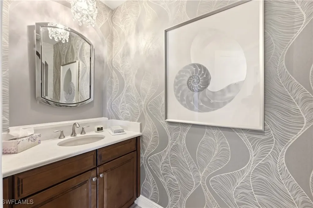 2555 Marquesa Royale Lane Naples FL 34109