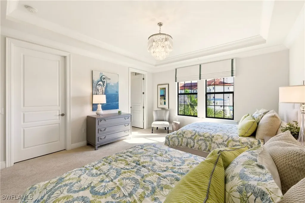 2555 Marquesa Royale Lane Naples FL 34109