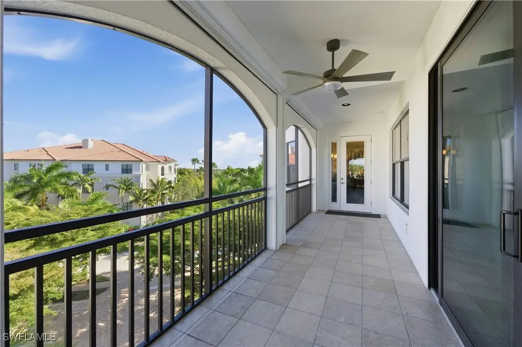 2555 Marquesa Royale Lane Naples FL 34109