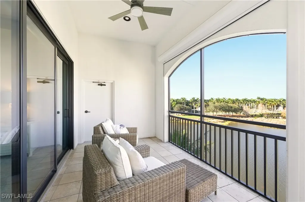2555 Marquesa Royale Lane Naples FL 34109