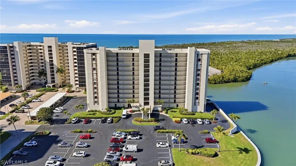 17 Bluebill Avenue Naples FL 34108