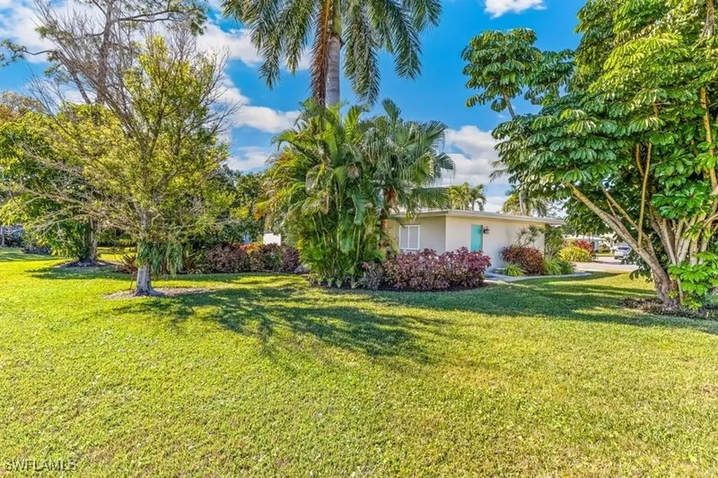 51 Hilo Court Naples FL 34112