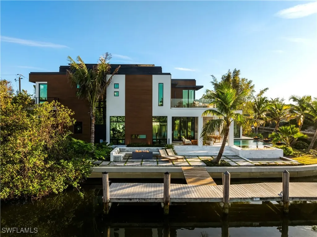 1100 Sandpiper Street Naples FL 34102