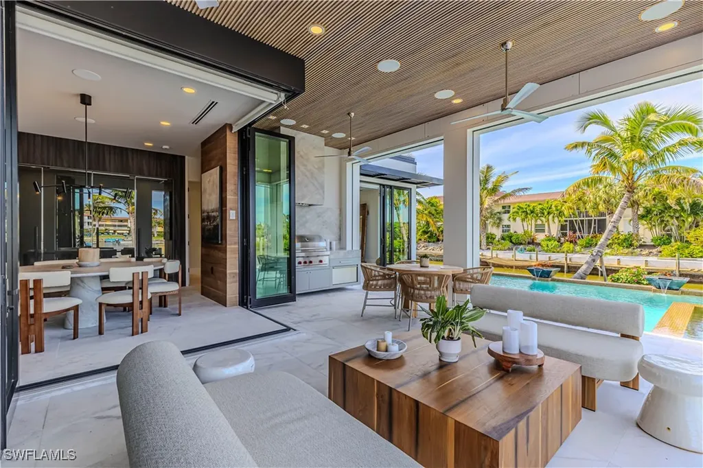 1100 Sandpiper Street Naples FL 34102