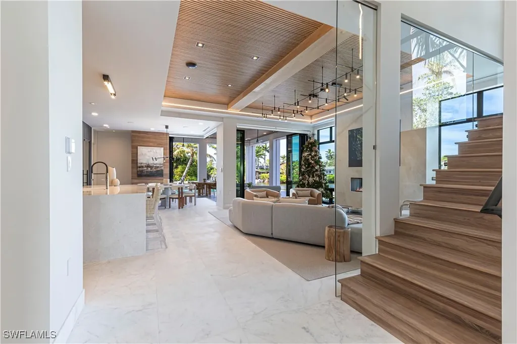1100 Sandpiper Street Naples FL 34102