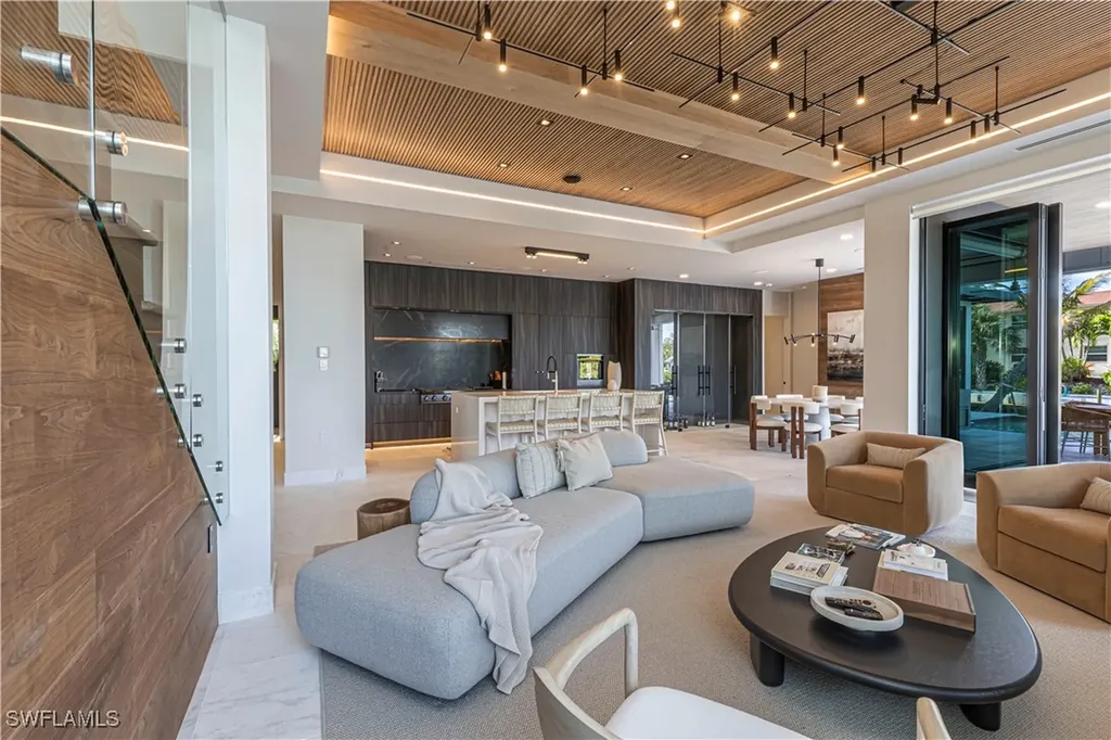 1100 Sandpiper Street Naples FL 34102