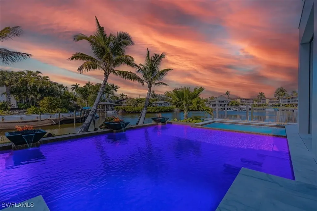 1100 Sandpiper Street Naples FL 34102
