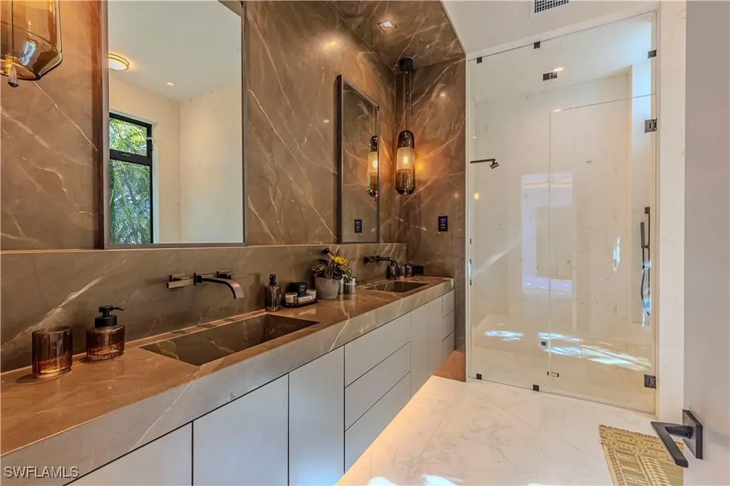 1100 Sandpiper Street Naples FL 34102