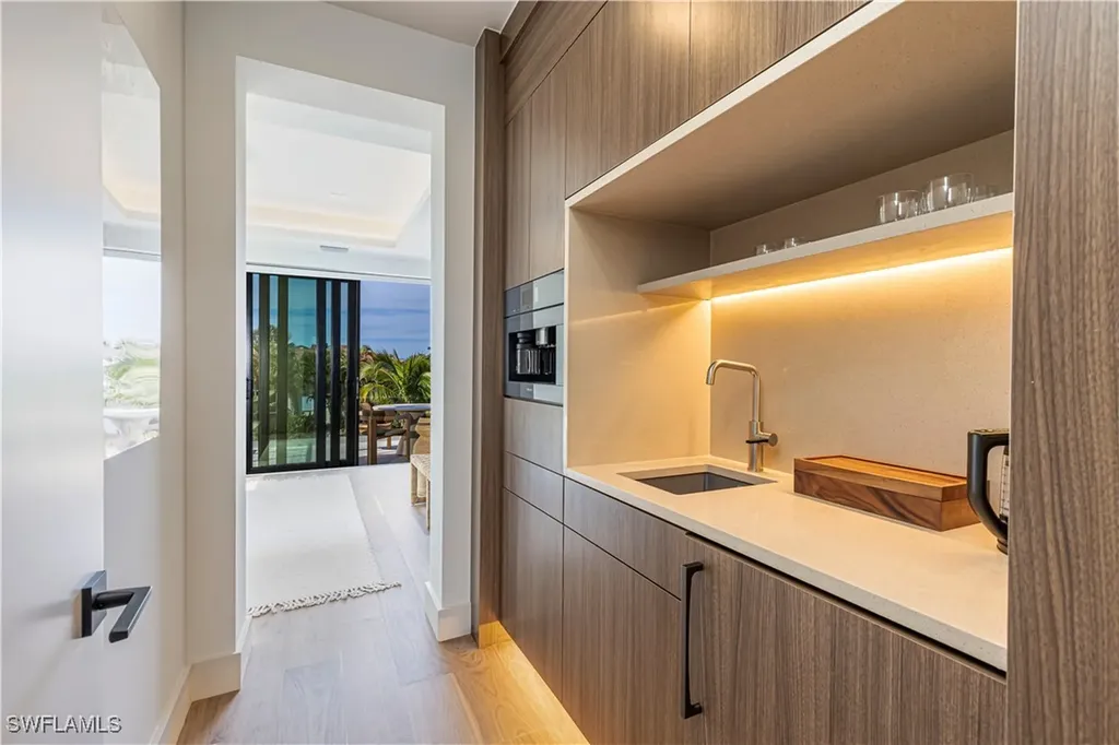 1100 Sandpiper Street Naples FL 34102