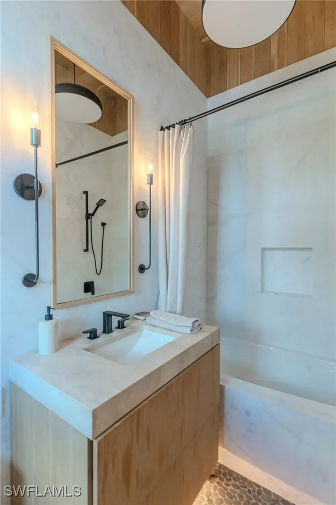 1100 Sandpiper Street Naples FL 34102