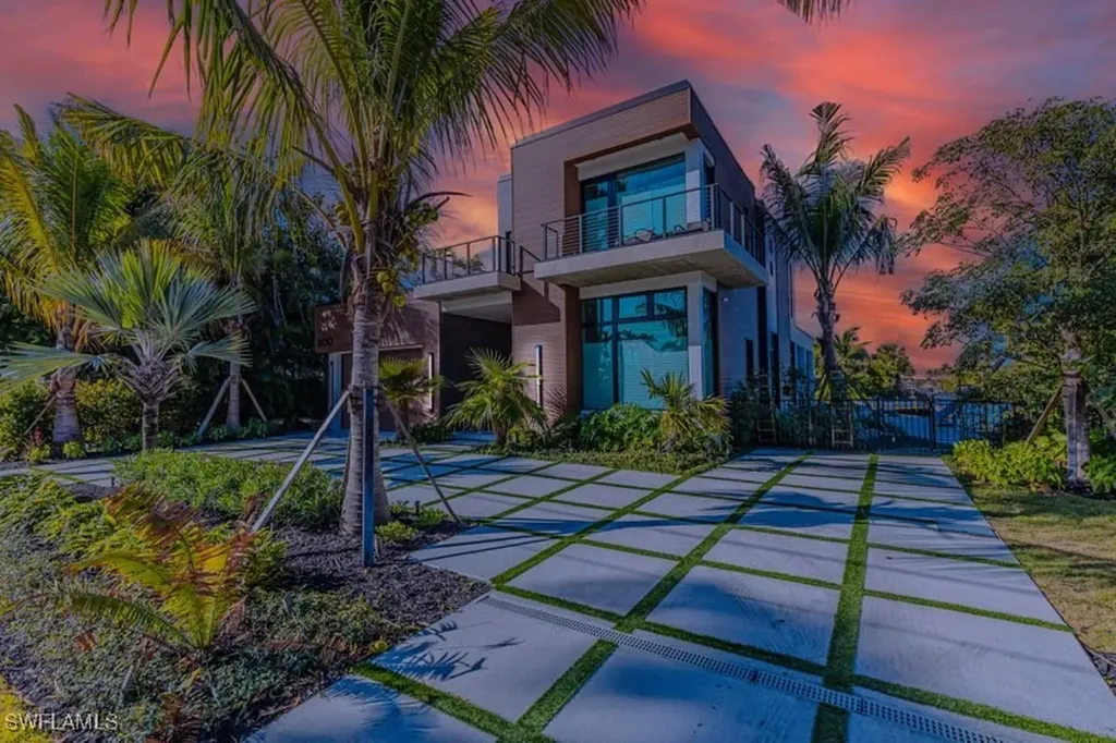 1100 Sandpiper Street Naples FL 34102
