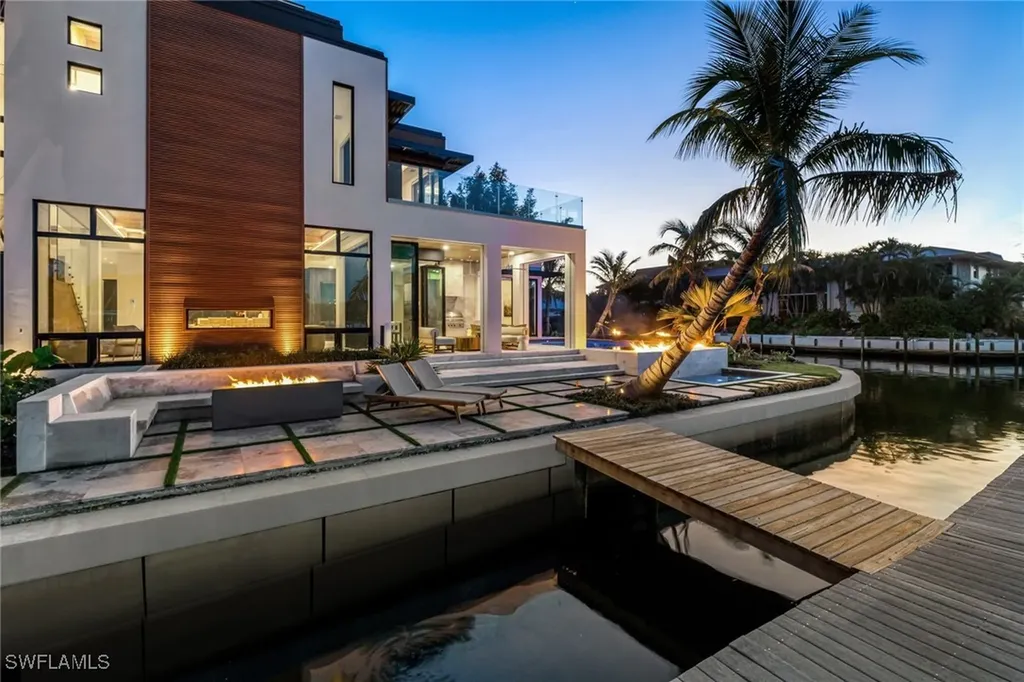 1100 Sandpiper Street Naples FL 34102