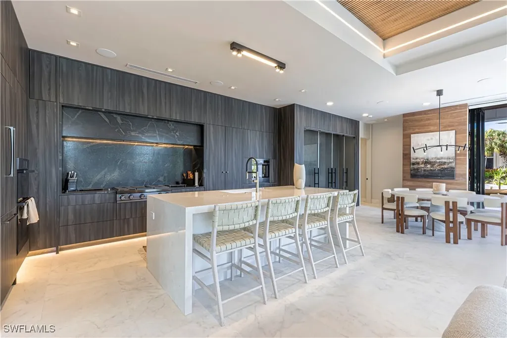 1100 Sandpiper Street Naples FL 34102